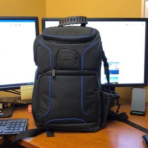 USA GEAR S17 DSLR Camera Backpack